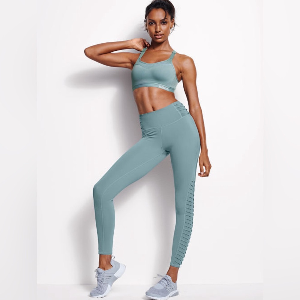 VictoriasSecret knockout Ultramax underwire front zip sports bra 34c M pants